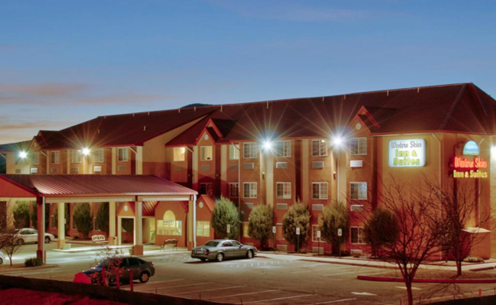 Western Skies Inn & Suites Los Lunas Экстерьер фото